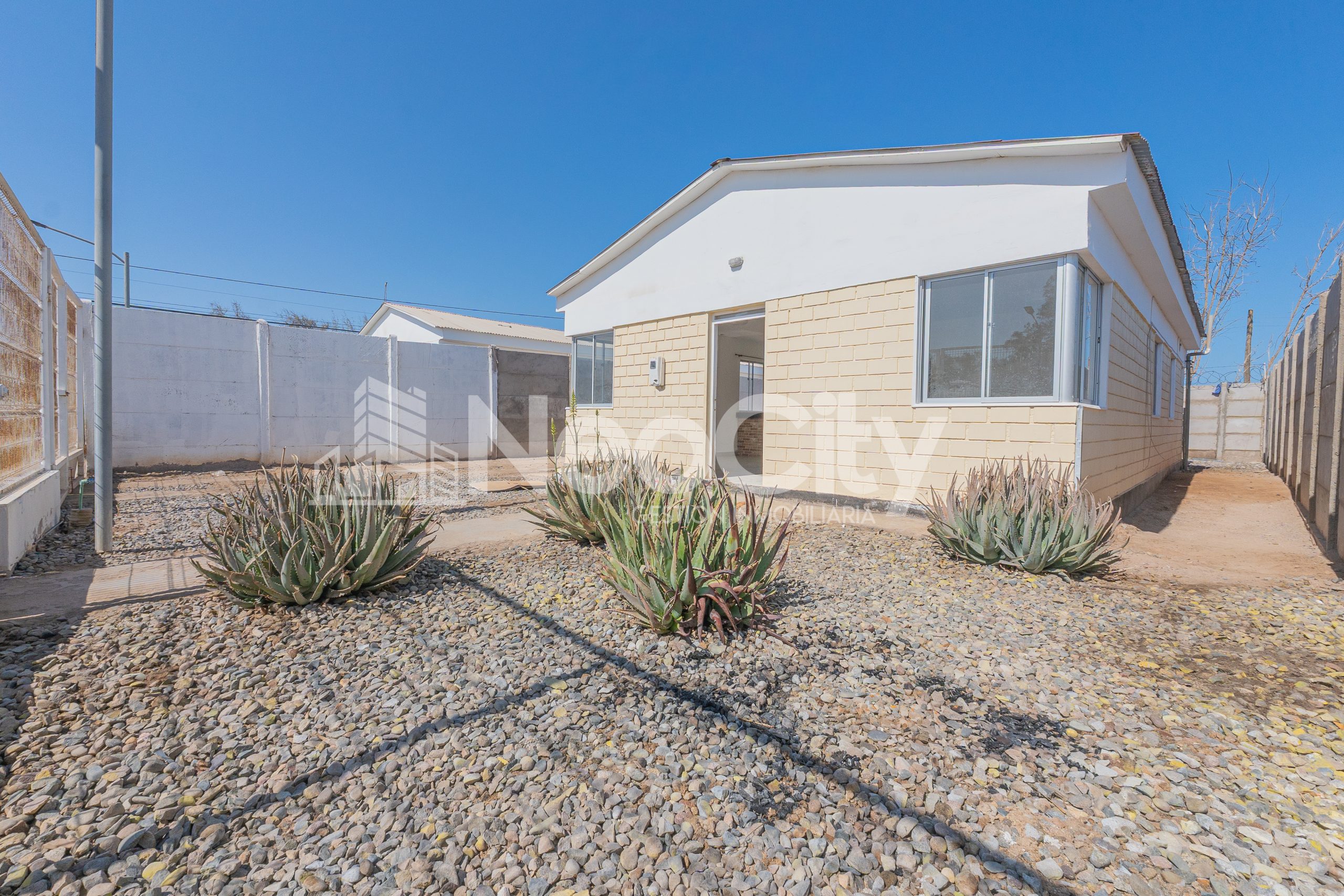 EN ARRIENDO AMPLIA CASA VILLA FRONTERA