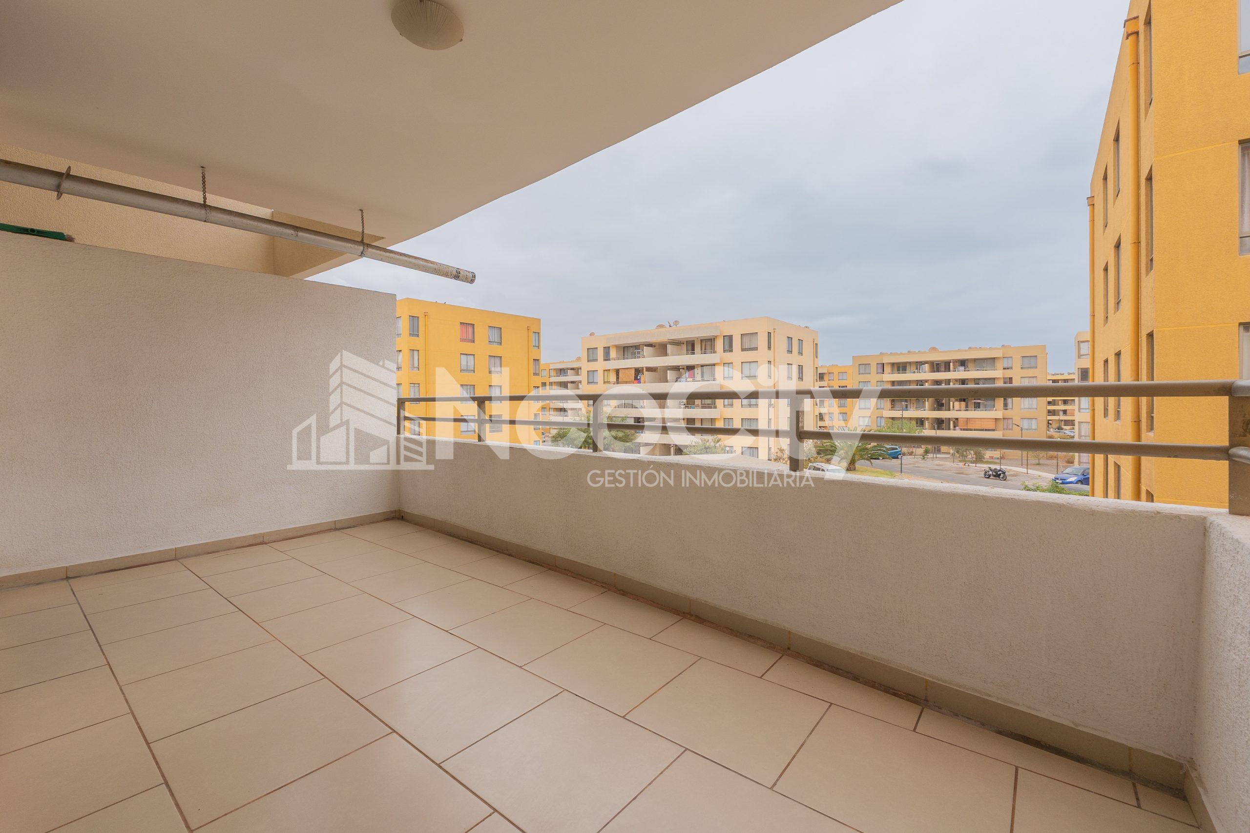 AMPLIO DEPARTAMENTO CONDOMINIO PORTAL DEL NORTE